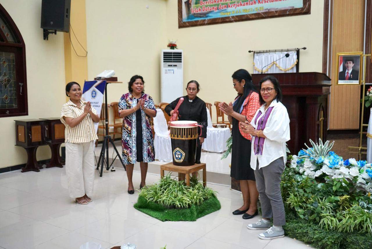 Penutupan Diklat Kepala Sekolah YPPK Dr. J.B. Sitanala